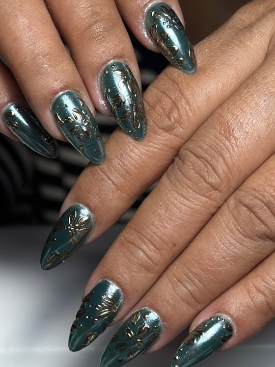 Nail set by Llysa 9